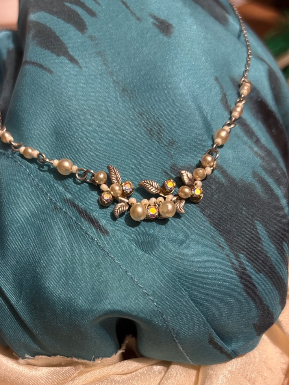 Firefly Floral Scallop Necklace